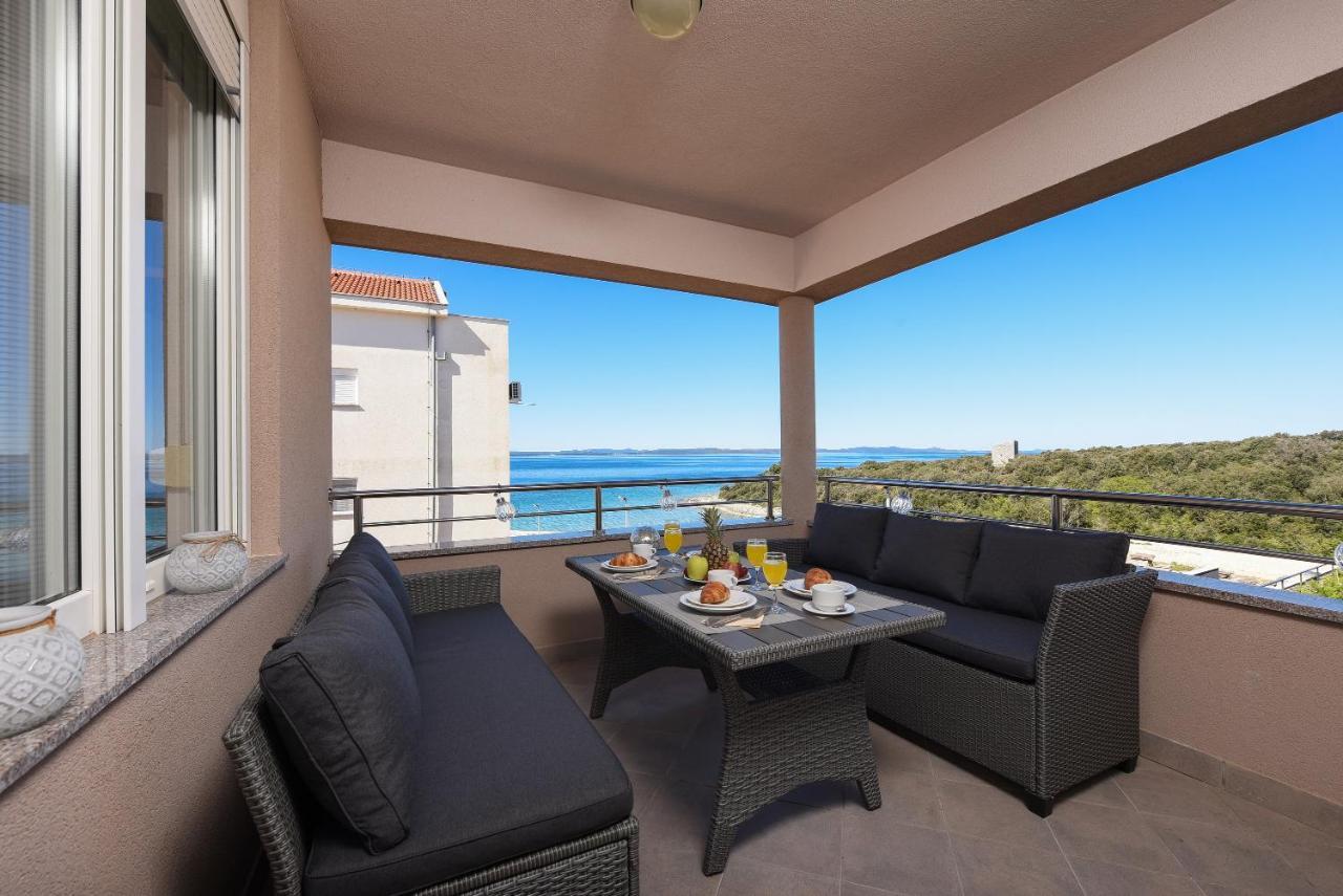 Sunset Apartment *